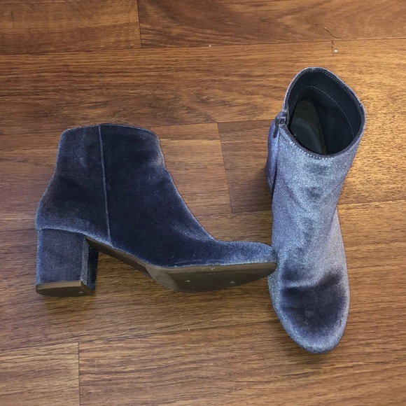 Merona Shoes - Silver faux suede ankle booties